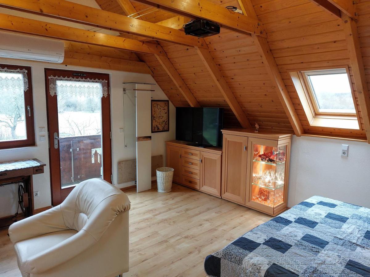 Ferienwohnung Zur Saaleaue Wettin Ngoại thất bức ảnh